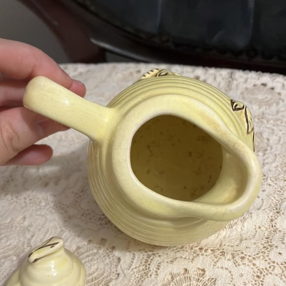 Vintage Lidded Beehive Creamer / Mini Pitcher - Picture 7 of 8